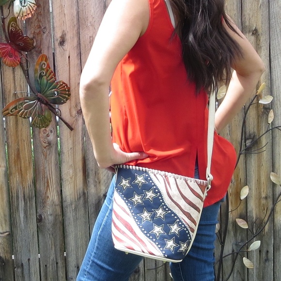 Montana West Handbags - Montana West Stars and Stripes Faux Leather Bucket